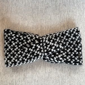 Lululemon wool blend twist front chunky knit black & white ear warmer